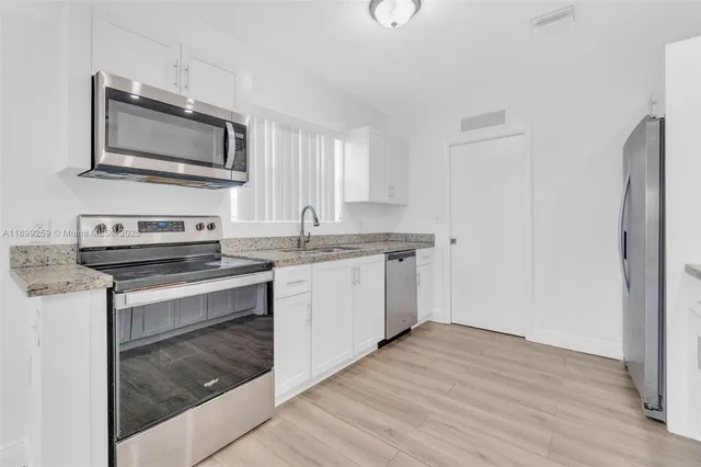 $3,900 | 2176 Northwest 64th Street, Unit 2176, Miami, FL 33147