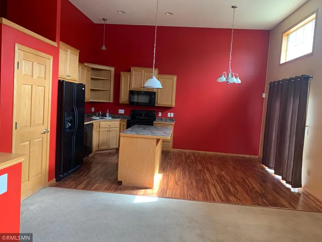 $2,450 | 3125 Legacy Lane, Woodbury, MN 55129