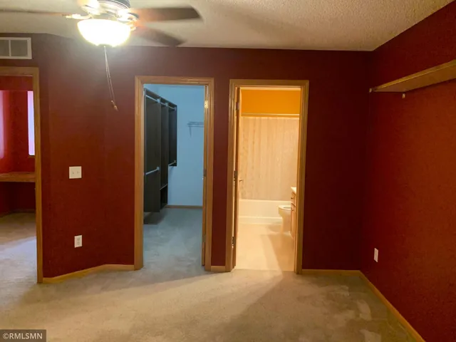 $2,450 | 3125 Legacy Lane, Woodbury, MN 55129