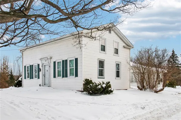 $399,900 | 825 West Avenue, Sweden, NY 14420