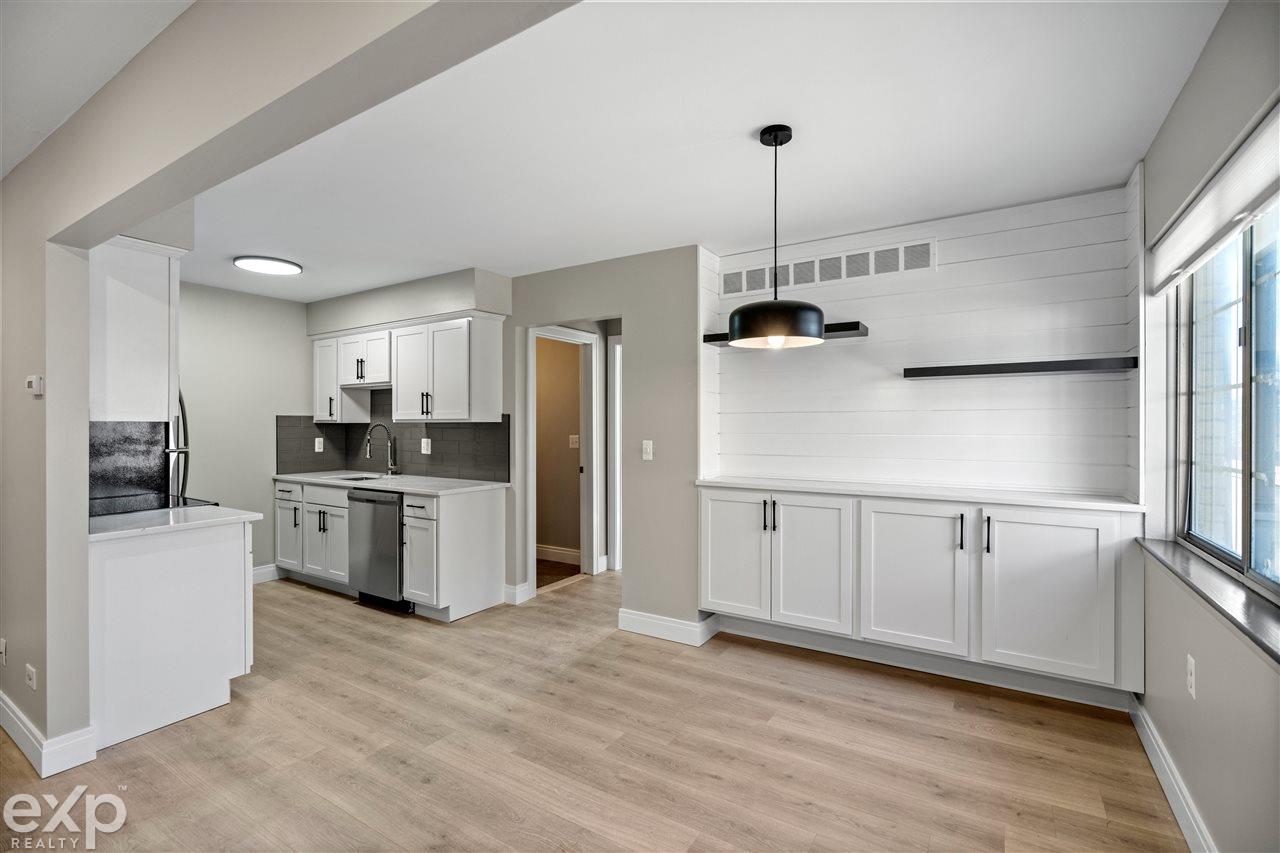 29181 Hayes Road Warren, MI 48088 - Photo 4 of 27 50035187-3.JPG