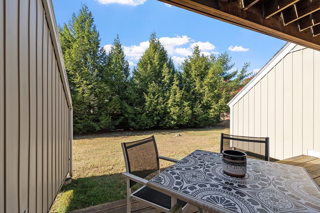 168 Ayer Road, Unit F3 Shirley, MA 01464 - Photo 32 of 36 a view of sitting area and entertaining space