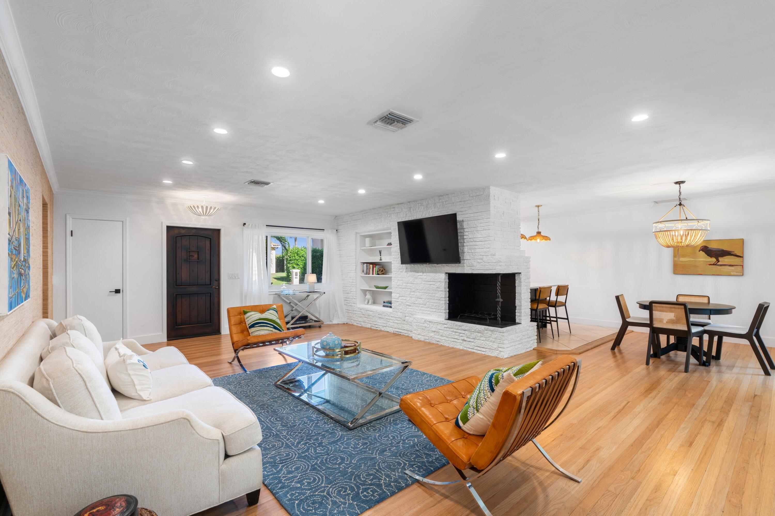 35 Anna Street Ocean Ridge, FL 33435 - Photo 9 of 75 Living Room