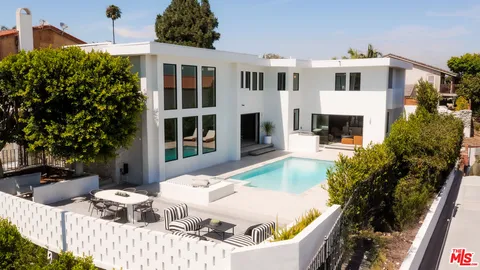 $4,998,000 | 2380 Venus Drive, Los Angeles, CA 90046