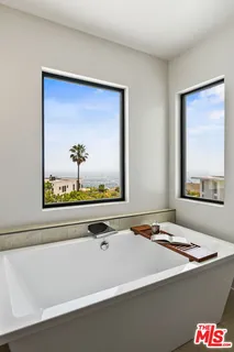 $4,998,000 | 2380 Venus Drive, Los Angeles, CA 90046