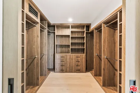 $4,998,000 | 2380 Venus Drive, Los Angeles, CA 90046