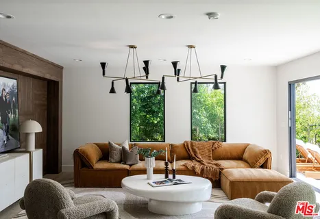 $4,998,000 | 2380 Venus Drive, Los Angeles, CA 90046