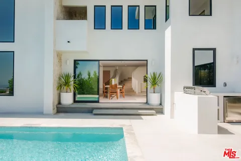 $4,998,000 | 2380 Venus Drive, Los Angeles, CA 90046