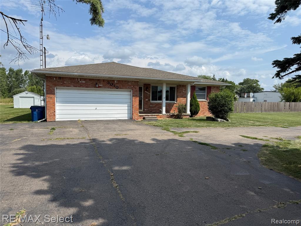 3040 West Hill Road Flint, MI 48507 - Photo 1 of 24