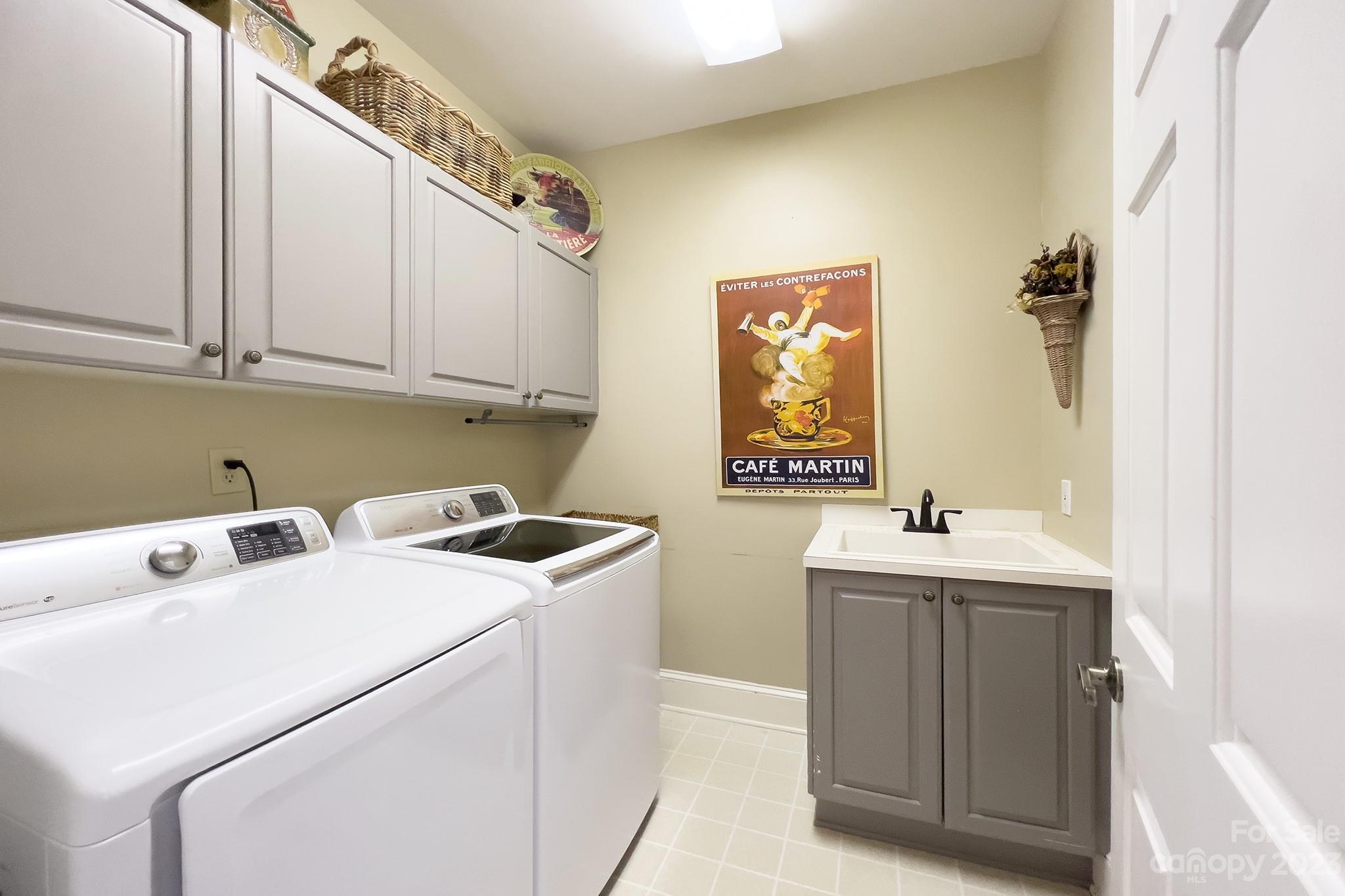 4500 Nora's Path Road Charlotte, NC 28226 - Photo 24 of 48 a utility room with dryer and washer