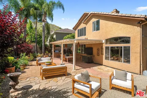 $1,369,000 | 350 Anzio Way, Oak Park, CA 91377