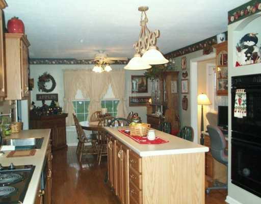 280 Kozy Corner Road Valencia, PA 16059 - Photo 3 of 8 Kitchen.