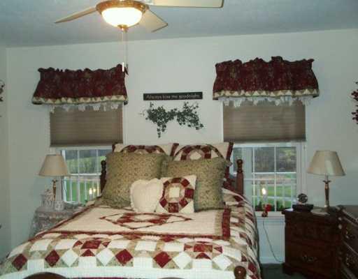 280 Kozy Corner Road Valencia, PA 16059 - Photo 5 of 8 Master Bedroom.