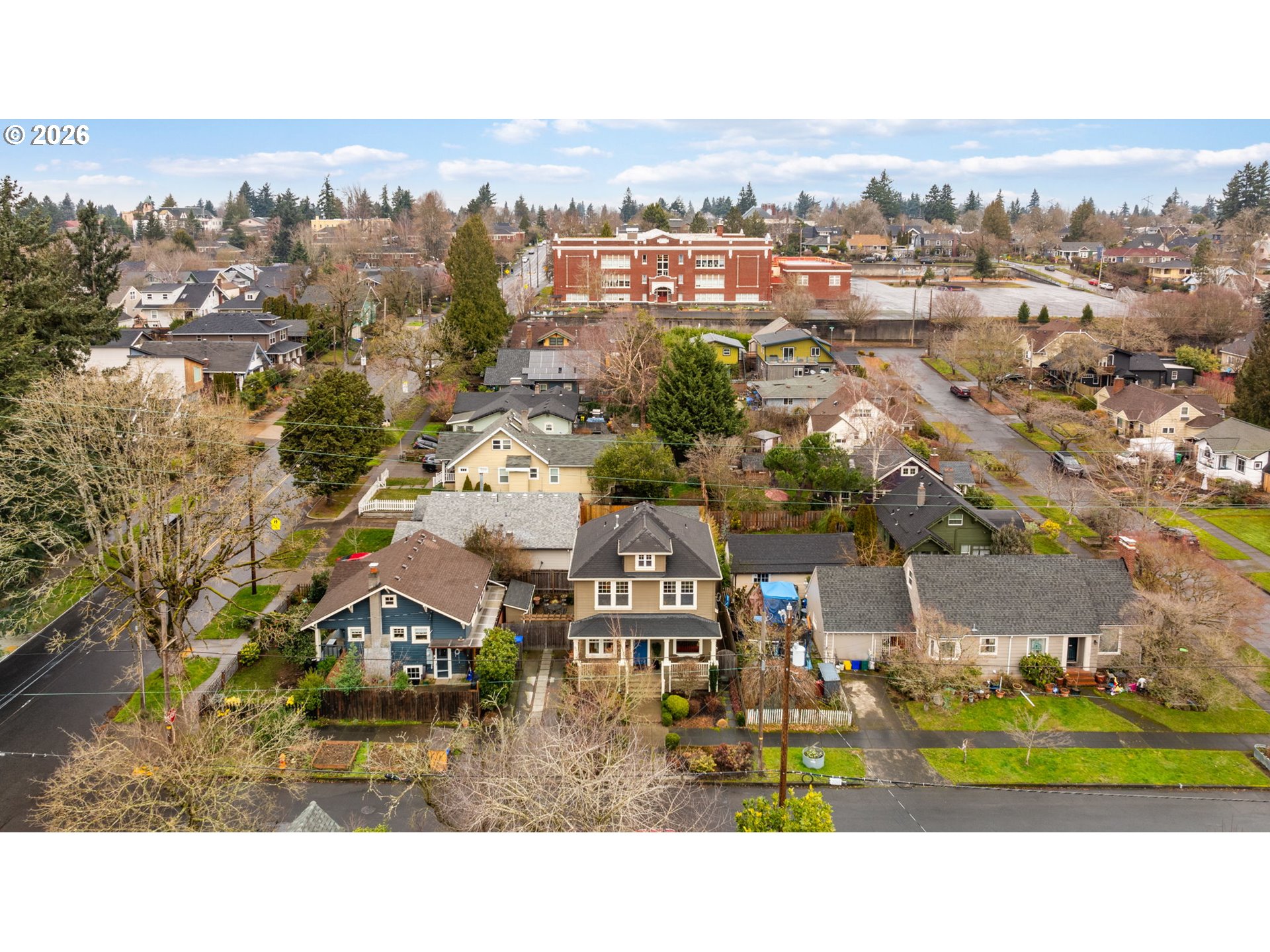 5727 Northeast Tillamook Street Portland, OR 97213 - Photo 2 of 40