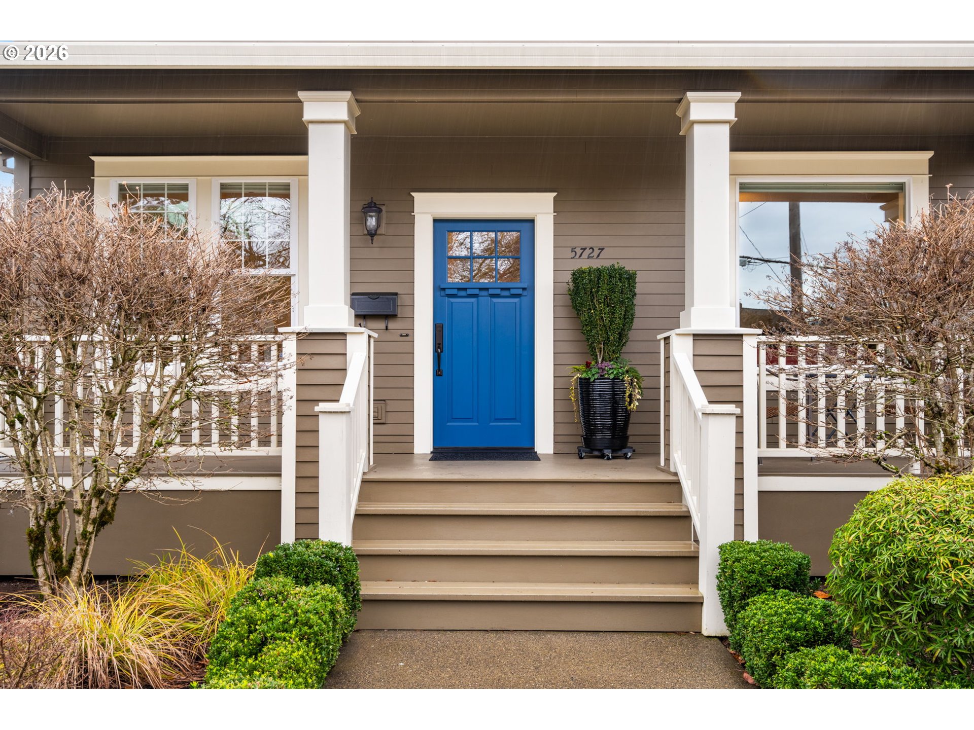 5727 Northeast Tillamook Street Portland, OR 97213 - Photo 3 of 40 Porch