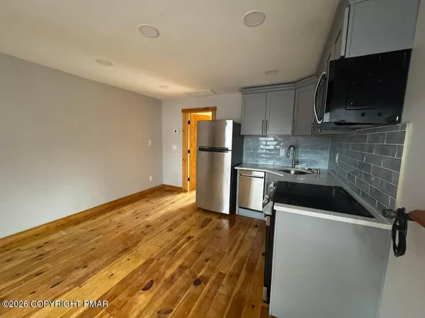 $1,350 | 314 Main Street, Unit 2, Stroudsburg, PA 18360