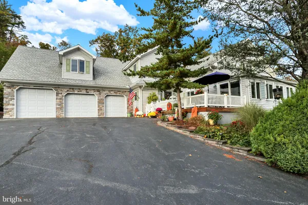 $589,900 | 64 Metz Road, Thompsontown, PA 17094