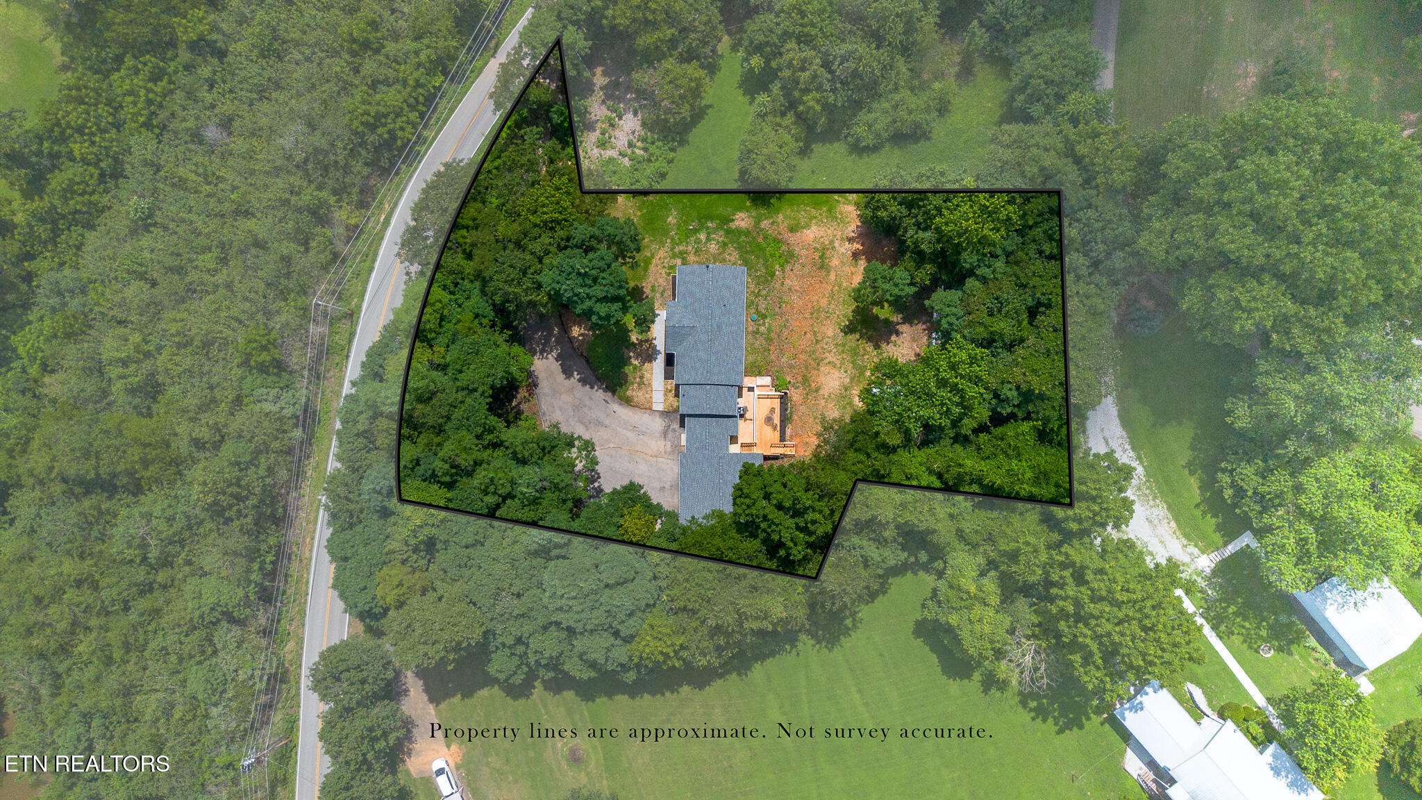 1946 Bluff Road Harriman, TN 37748 - Photo 4 of 50 8743