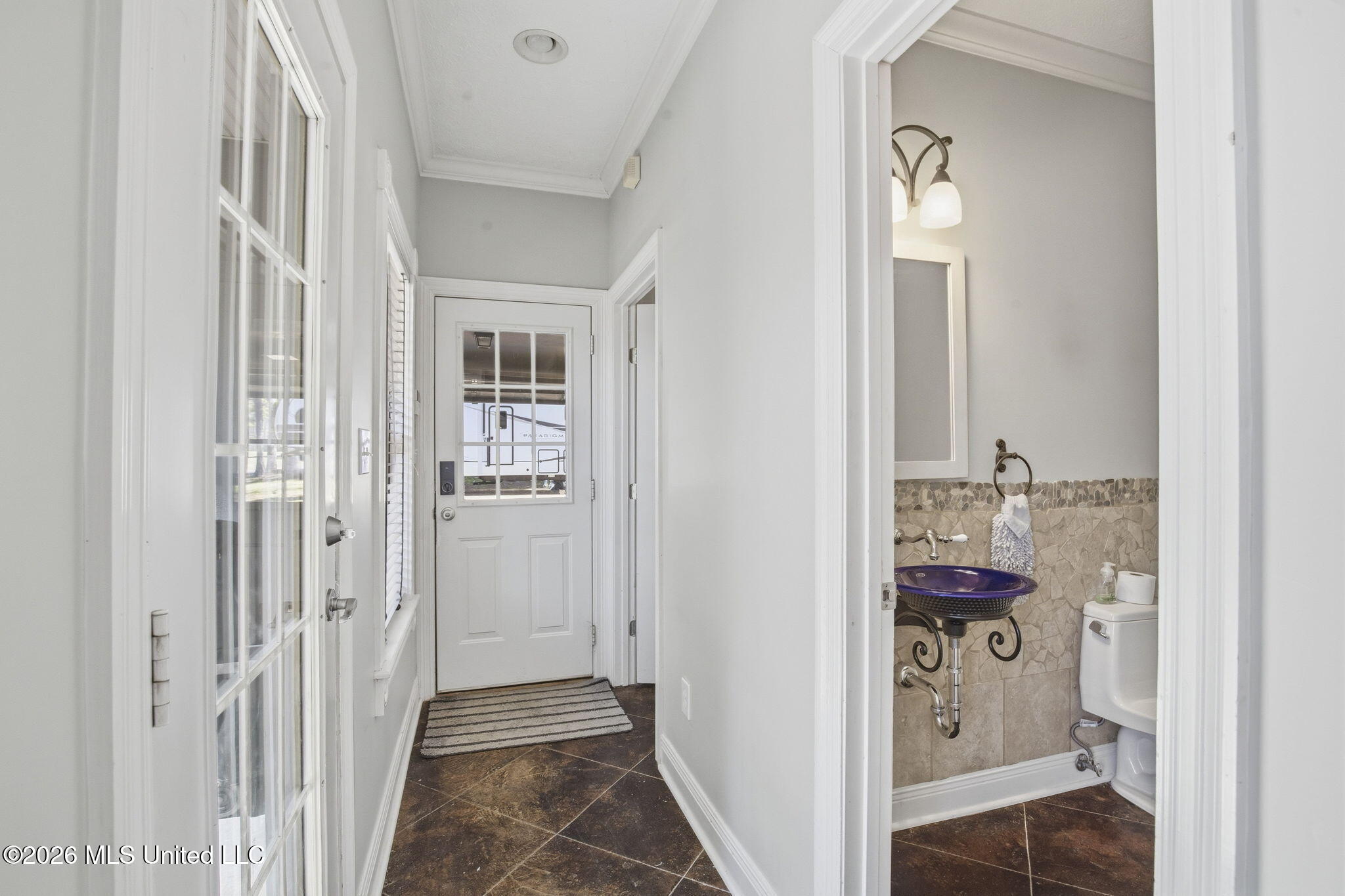 116 Windsor Boulevard Brandon, MS 39042 - Photo 18 of 61 hallway from garage