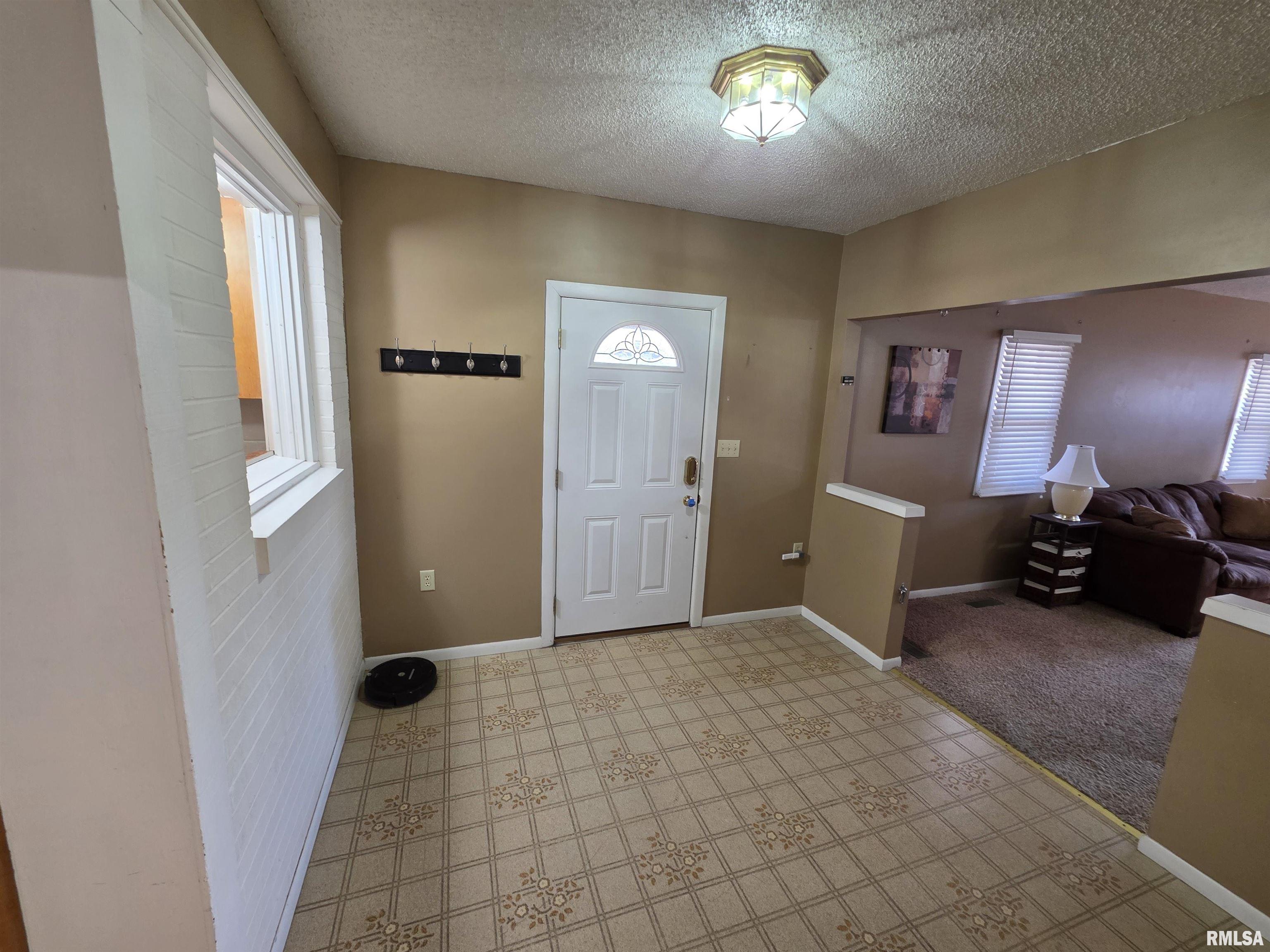 24 Wenzel Lane Springfield, IL 62702 - Photo 13 of 32