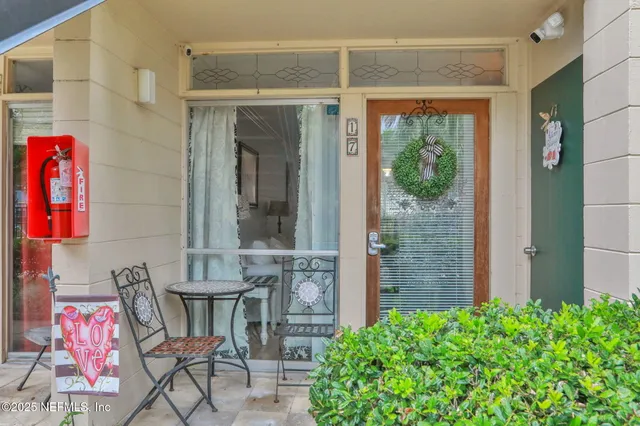 a view of entryway with outdoor seating