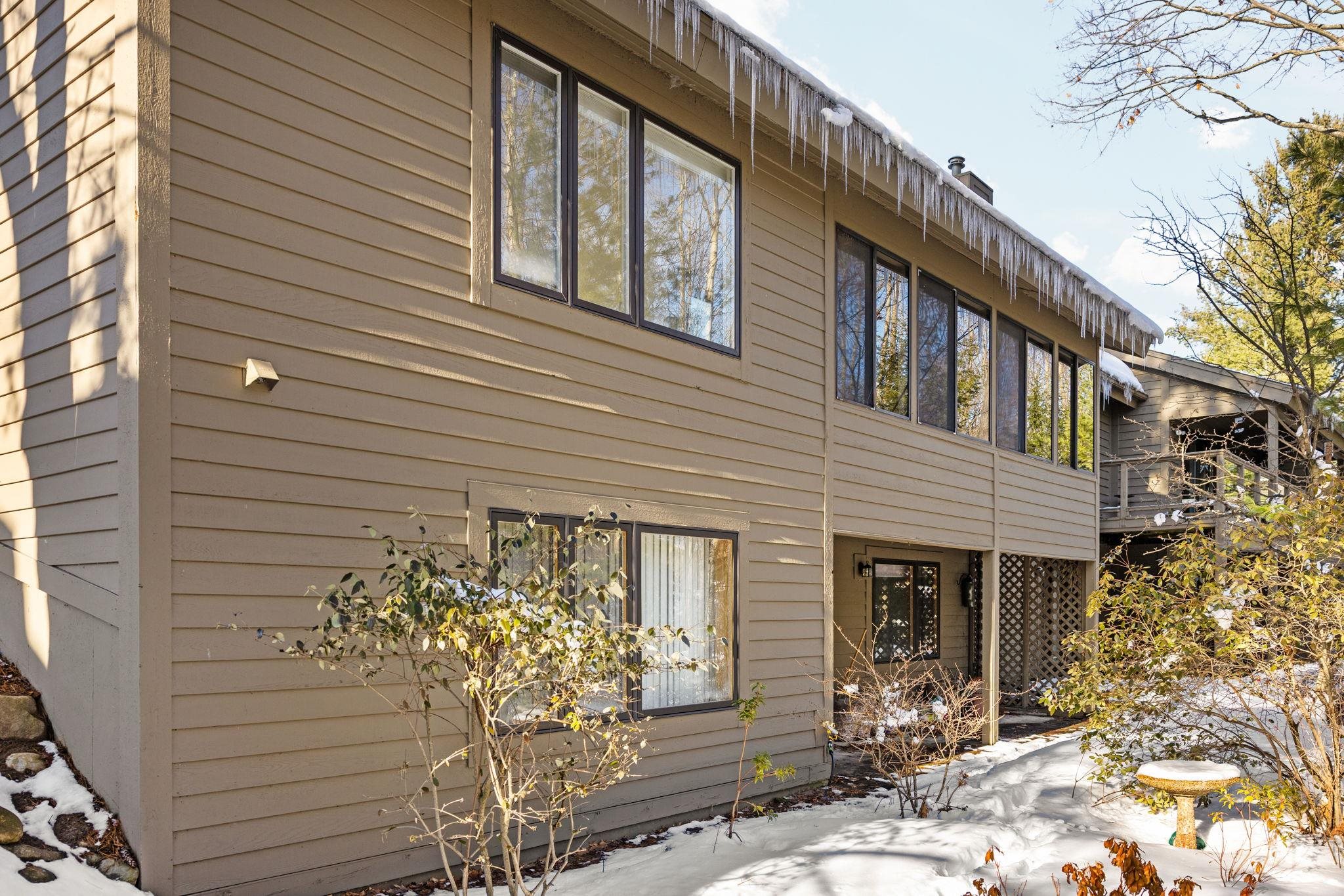 6550 Mission Ridge Traverse City, MI 49686 - Photo 3 of 51 1941663-79668f48-1a7b-46a7-9b11-311b4e9cbe46.JPG