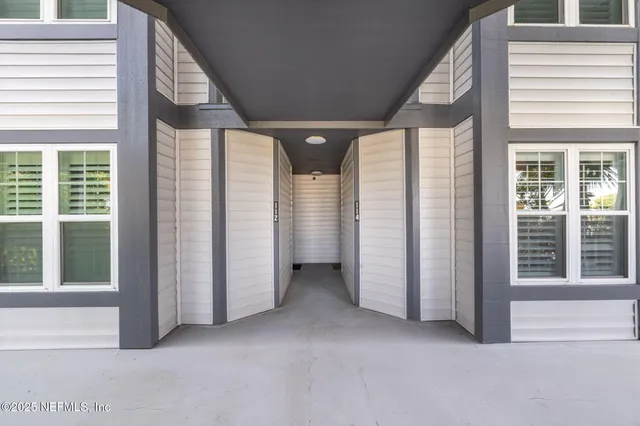 a picture of a bench in a white cabinet
