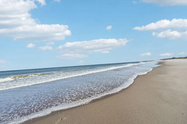 a view of a tennis court