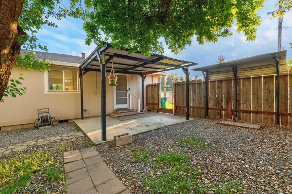$279,900 | 16755 Thompson Lane, Redding, CA 96001