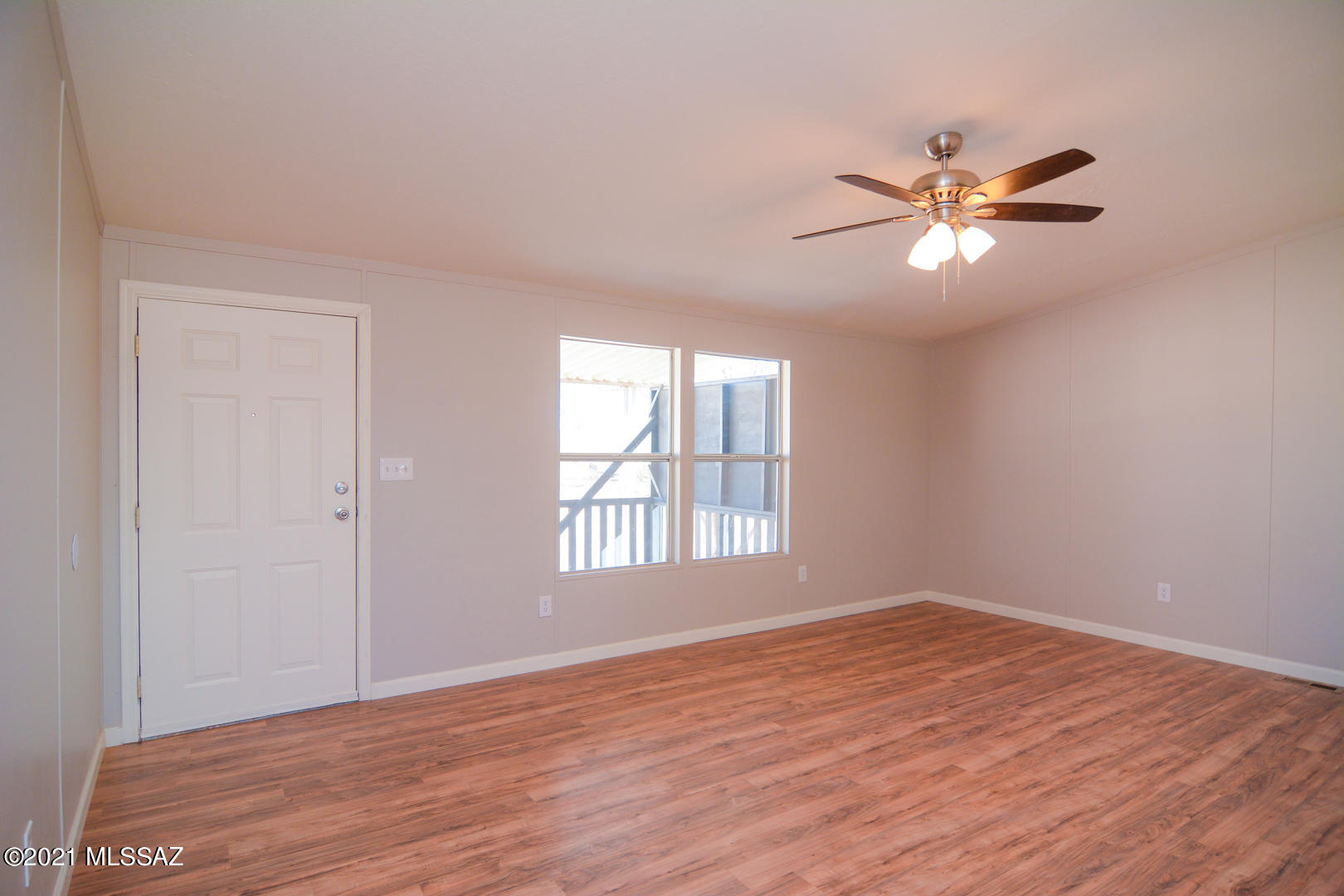 5534 East Hermans Road Tucson, AZ 85756 - Photo 5 of 28 Gallery Image 5
