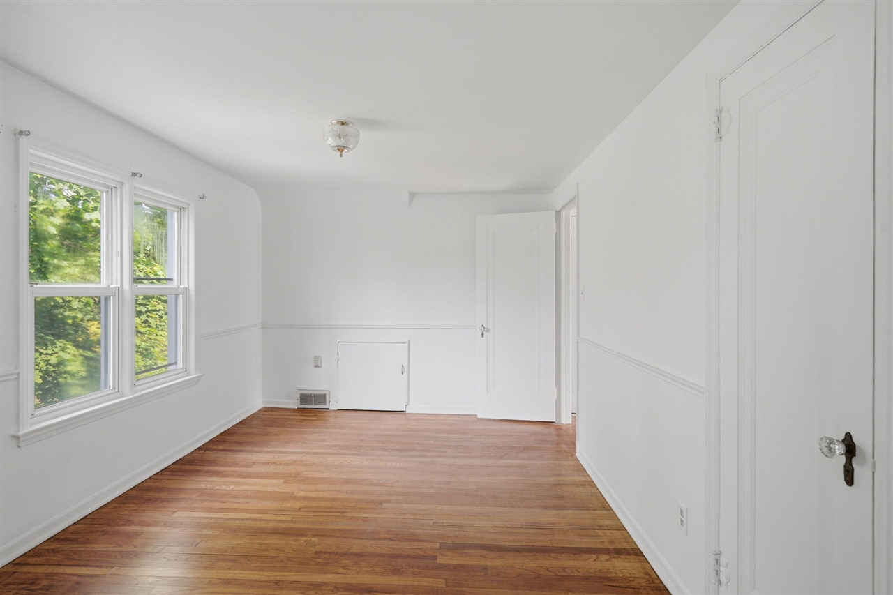 1158 West Reid Road Flint, MI 48507 - Photo 16 of 33