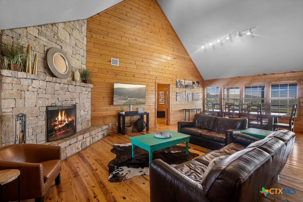 360 Bluebonnet Concan, TX 78838 - Photo 6 of 39