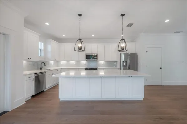 $3,350 | 807 East Ida Street, Unit 1, Tampa, FL 33603
