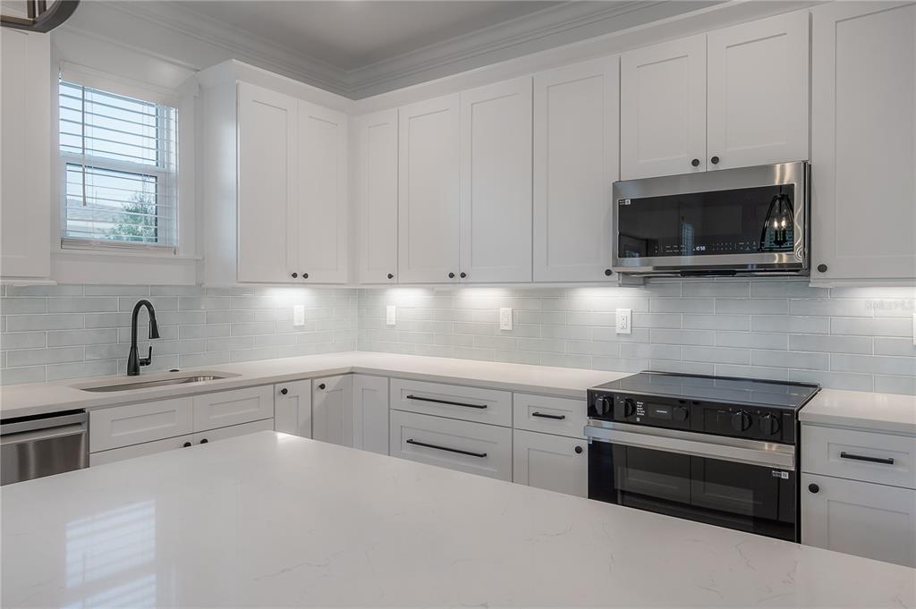 807 East Ida Street, Unit 1 Tampa, FL 33603 - Photo 7 of 48