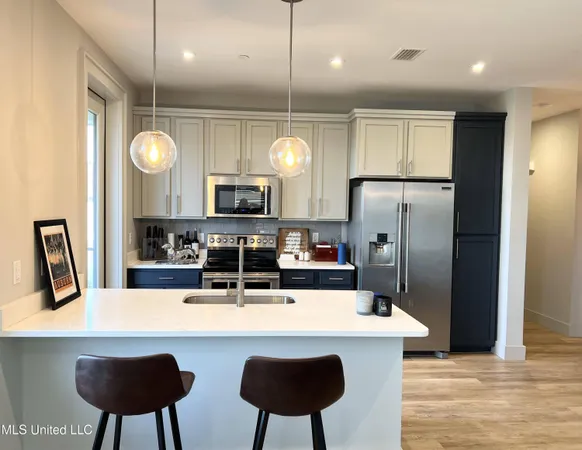 $2,200 | 2501 Bienville Boulevard, Unit 331, Ocean Springs, MS 39564