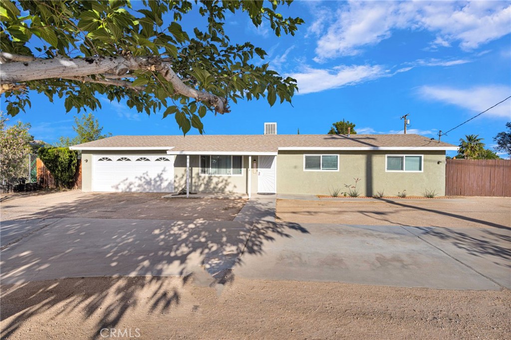 12696 Kiowa Road Apple Valley, CA 92308 - Photo 1 of 42