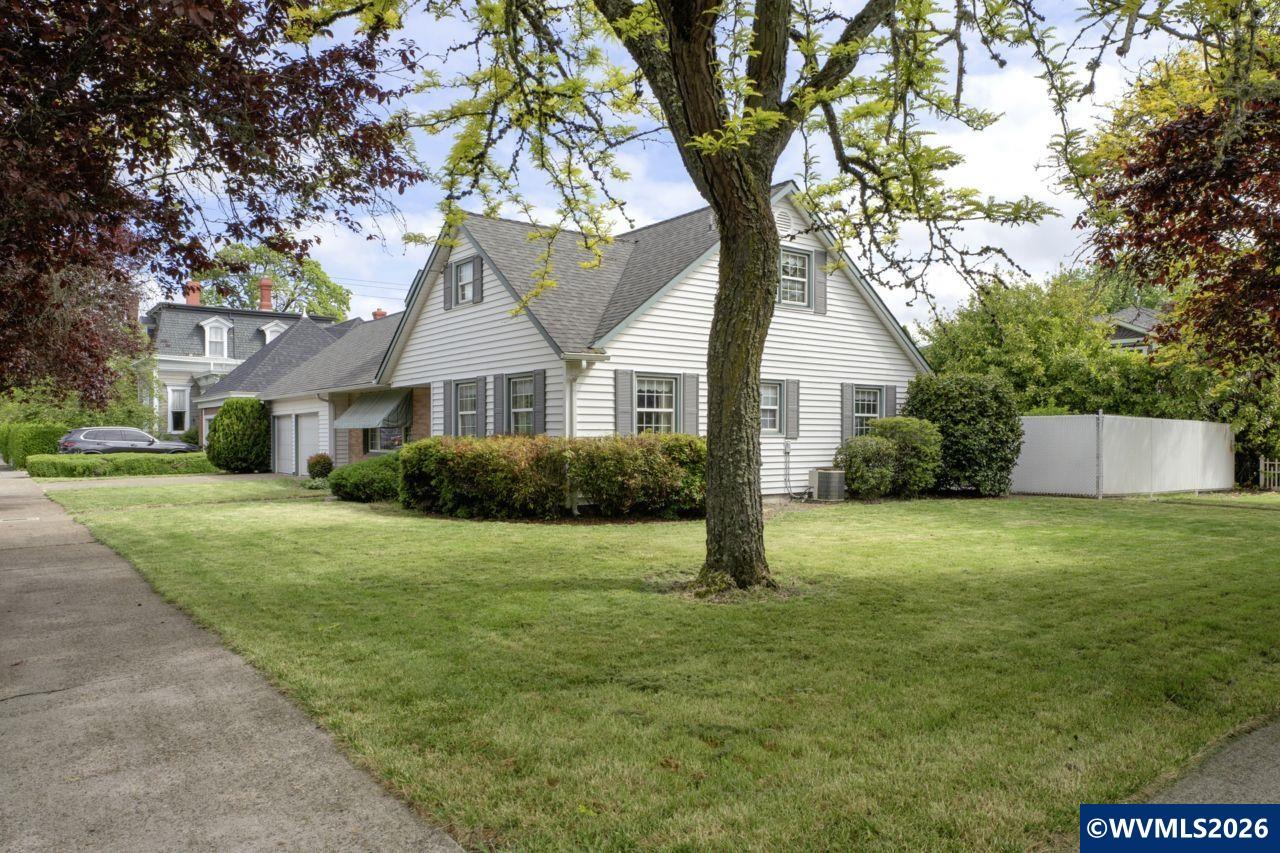 627 Southwest Ferry Street Albany, OR 97321 - Photo 3 of 49