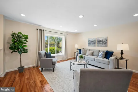 $525,000 | 19517 Laguna Drive, Gaithersburg, MD 20879