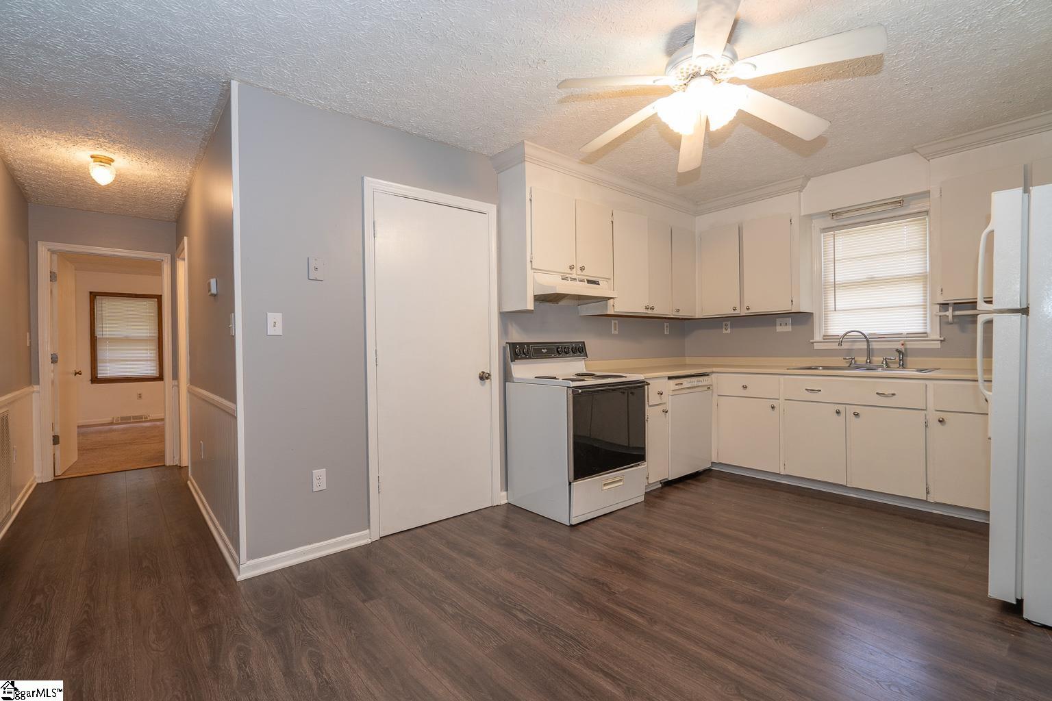 202 Evergreen Street Easley, SC 29642 - Photo 6 of 24