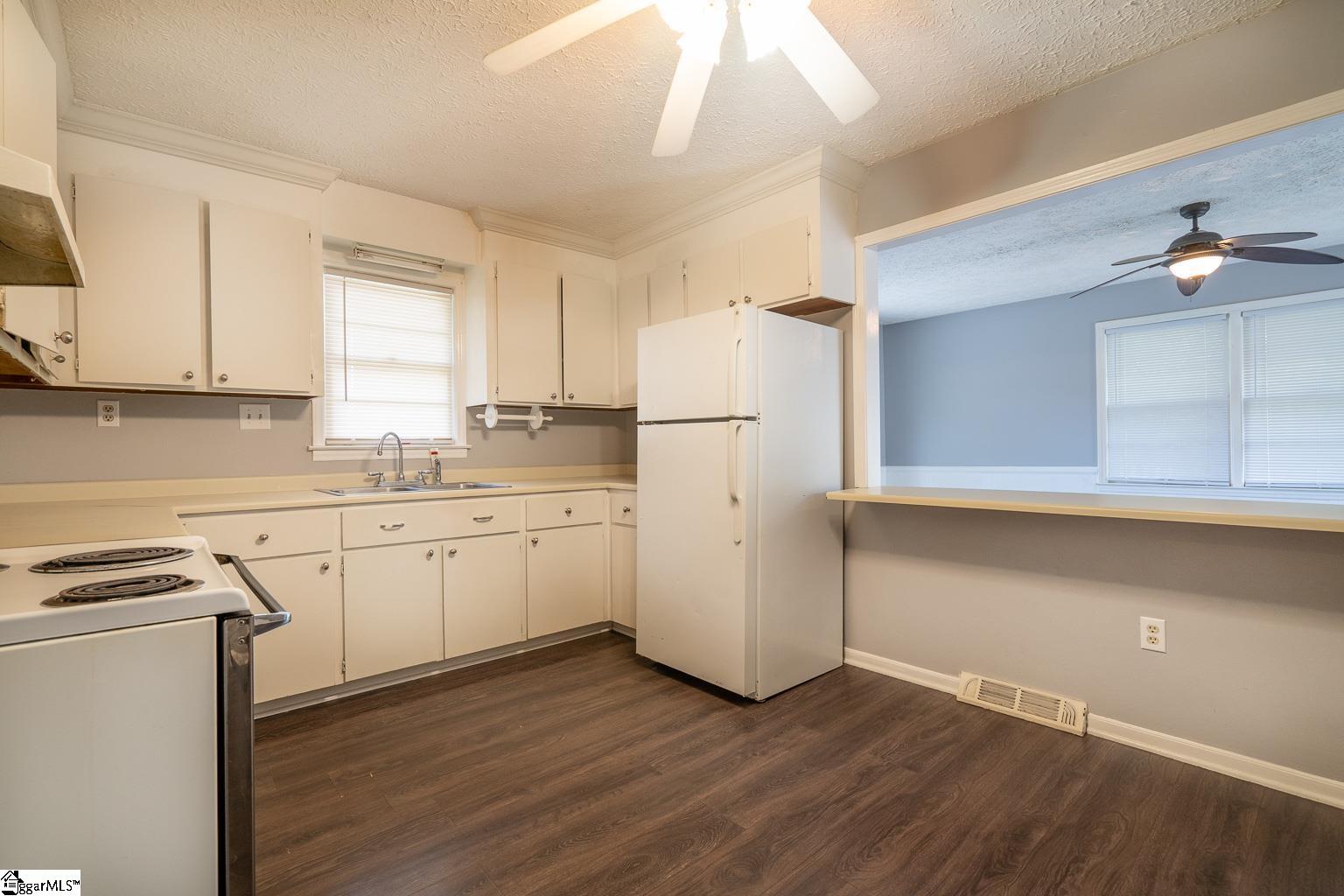 202 Evergreen Street Easley, SC 29642 - Photo 7 of 24