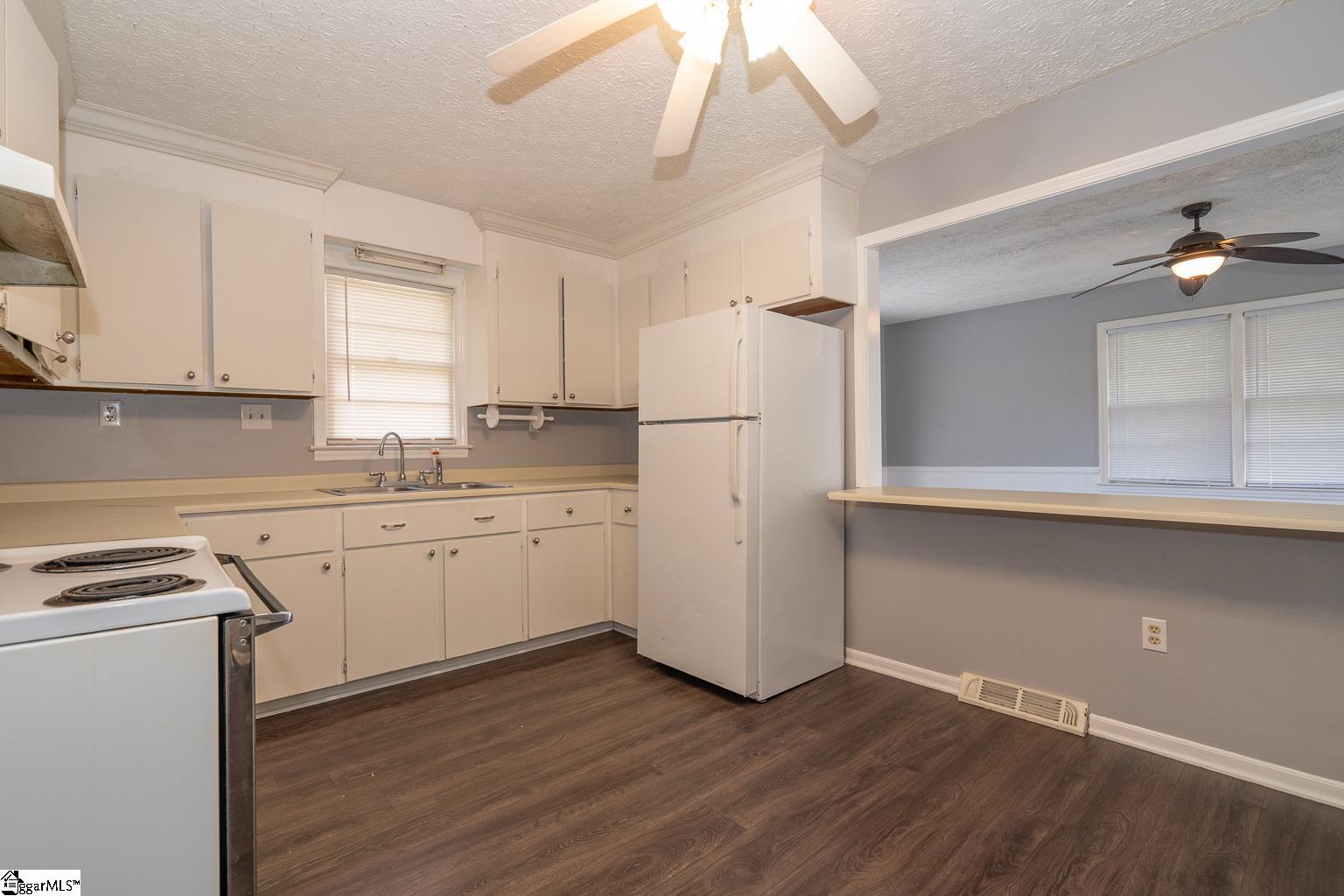 202 Evergreen Street Easley, SC 29642 - Photo 8 of 24