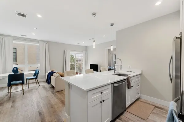 $3,450 | 1457 A Tremont Street, Unit 207, Boston, MA 02120
