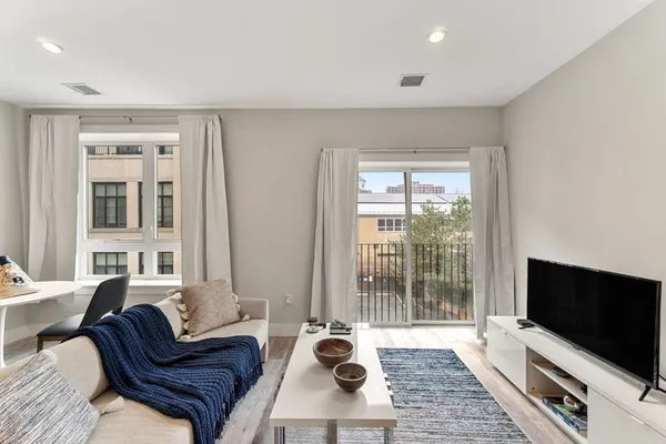 $3,450 | 1457 A Tremont Street, Unit 207, Boston, MA 02120