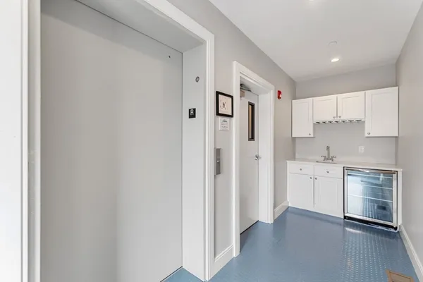 $3,450 | 1457 A Tremont Street, Unit 207, Boston, MA 02120