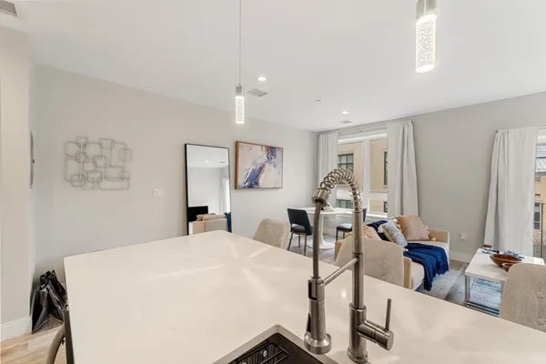 $3,450 | 1457 A Tremont Street, Unit 207, Boston, MA 02120