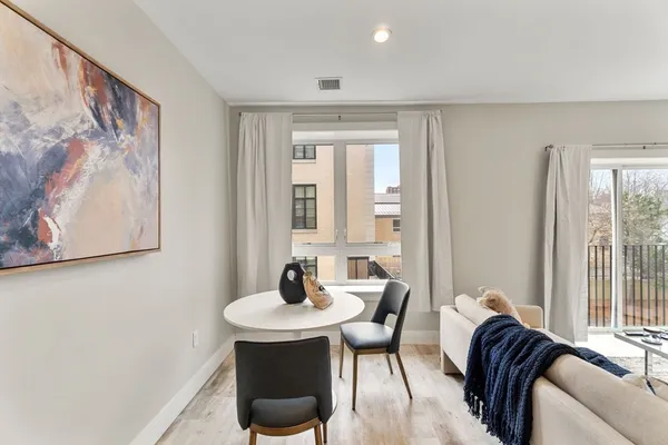 $3,450 | 1457 A Tremont Street, Unit 207, Boston, MA 02120