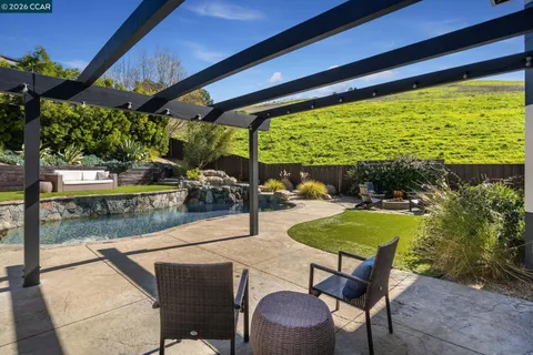 $2,249,000 | 92 Hillview Drive, Danville, CA 94506