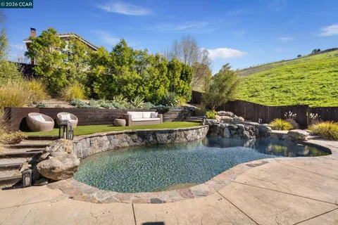 $2,249,000 | 92 Hillview Drive, Danville, CA 94506