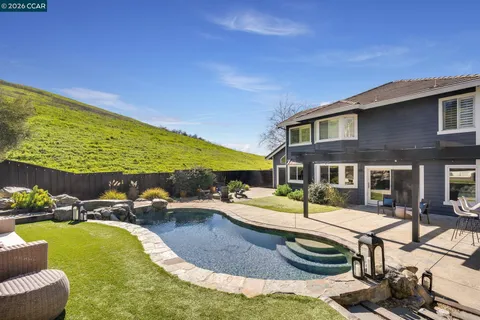 $2,249,000 | 92 Hillview Drive, Danville, CA 94506