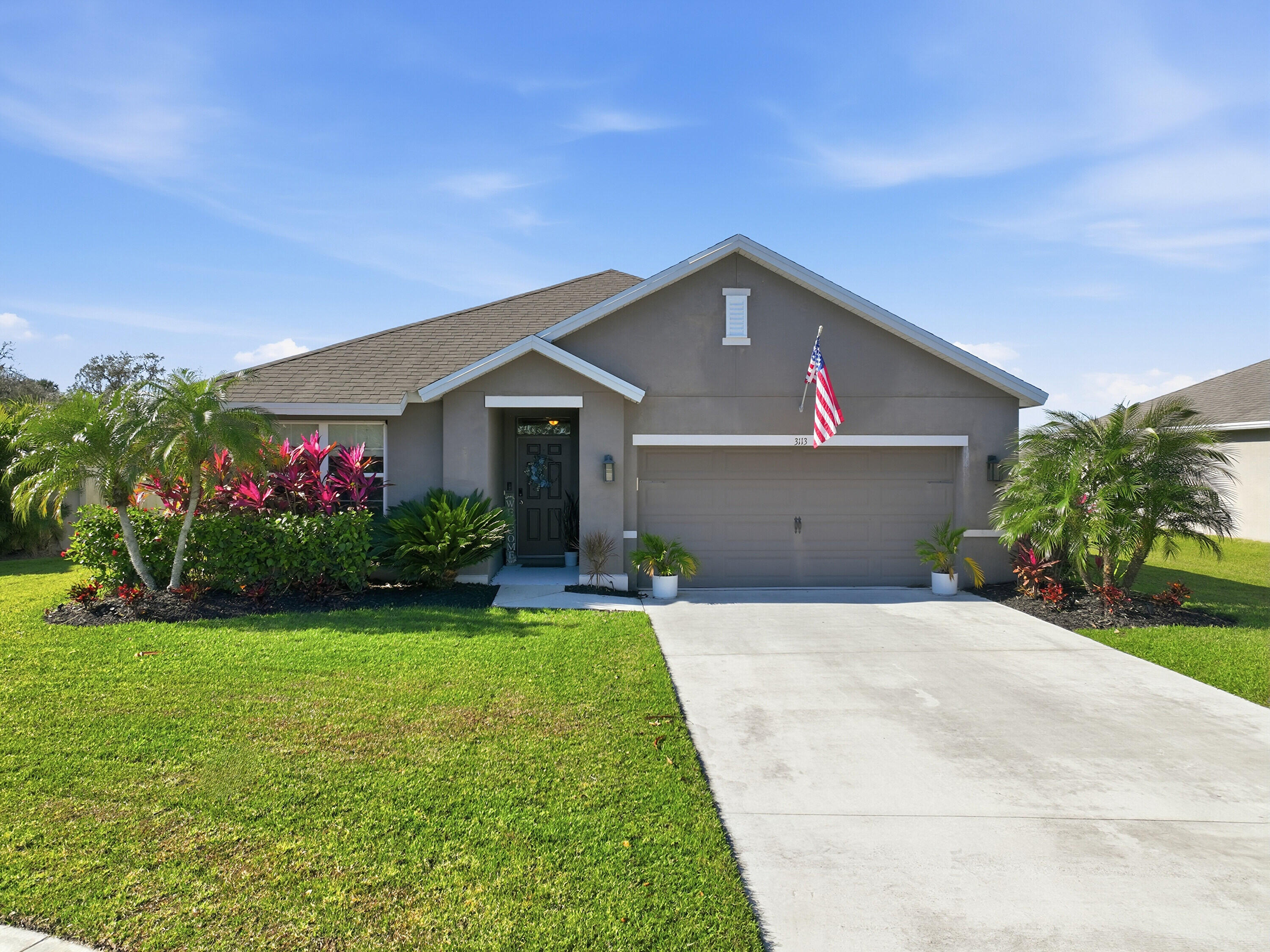 a front view of house with yard
